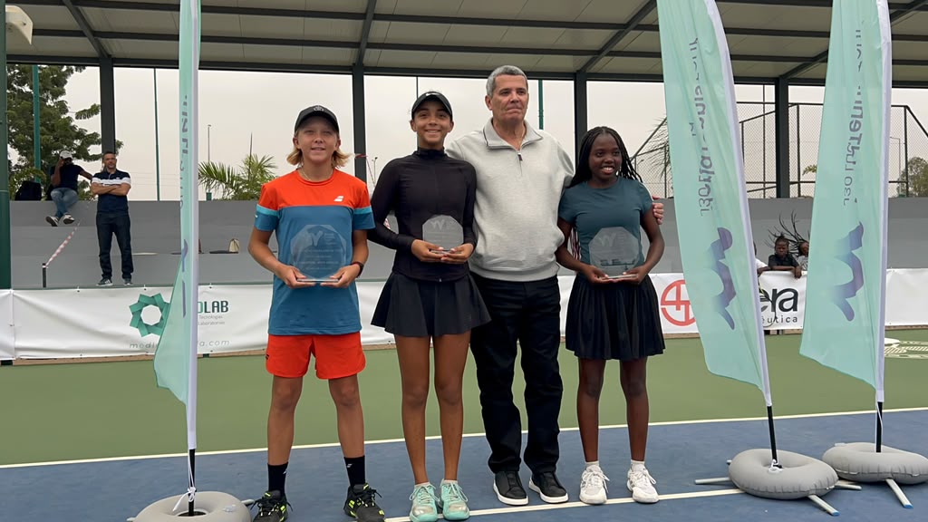Camila brilla en el circuito mundial de tenis J30